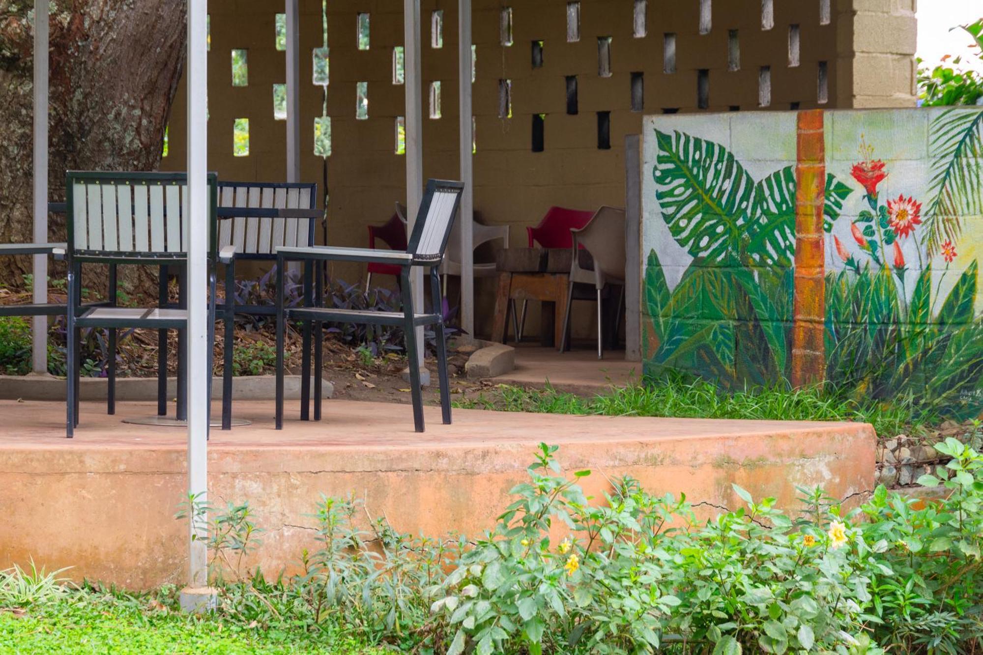 Dutchess Hotel And Restaurant Fort Portal Ngoại thất bức ảnh