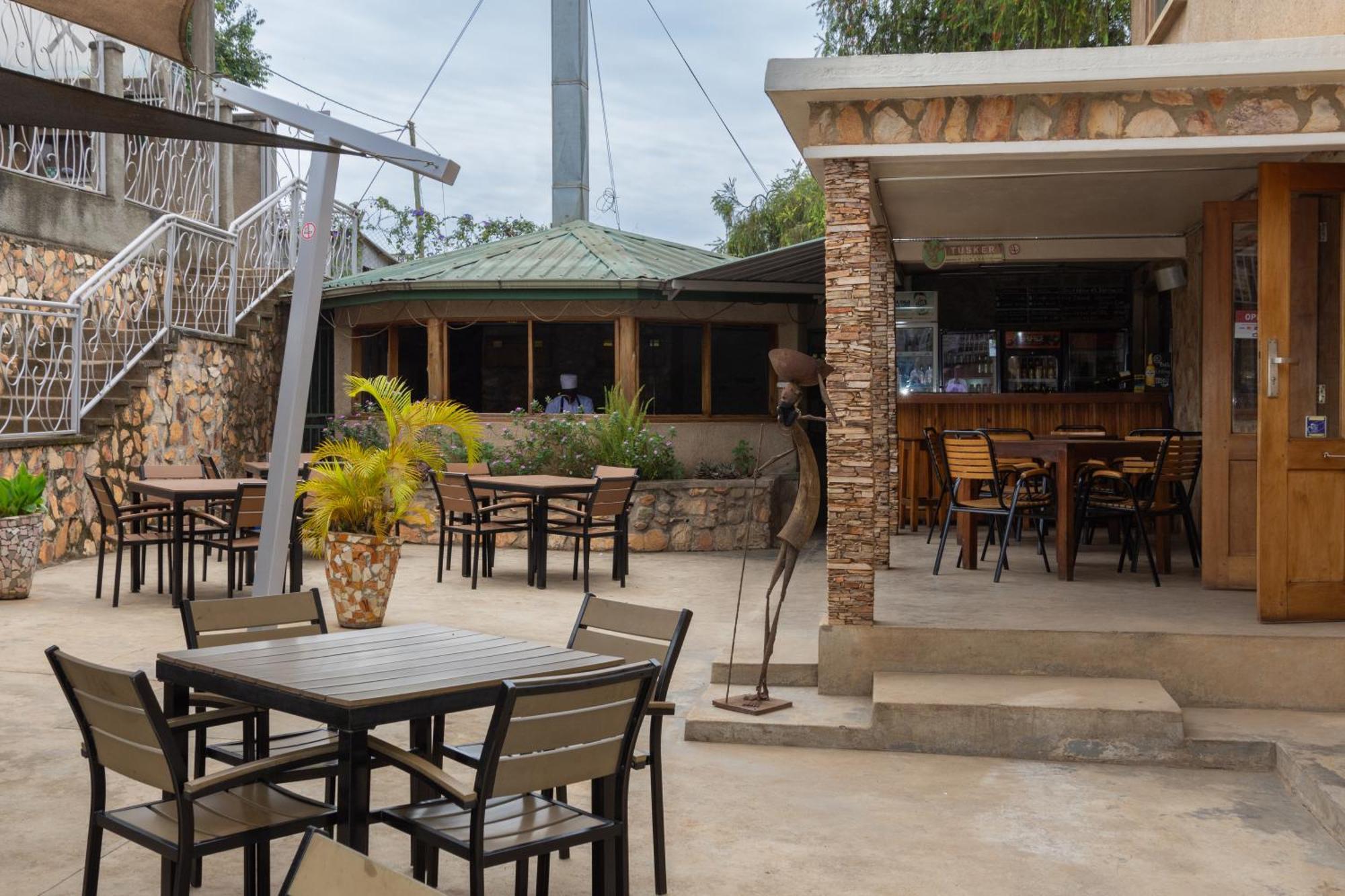Dutchess Hotel And Restaurant Fort Portal Ngoại thất bức ảnh