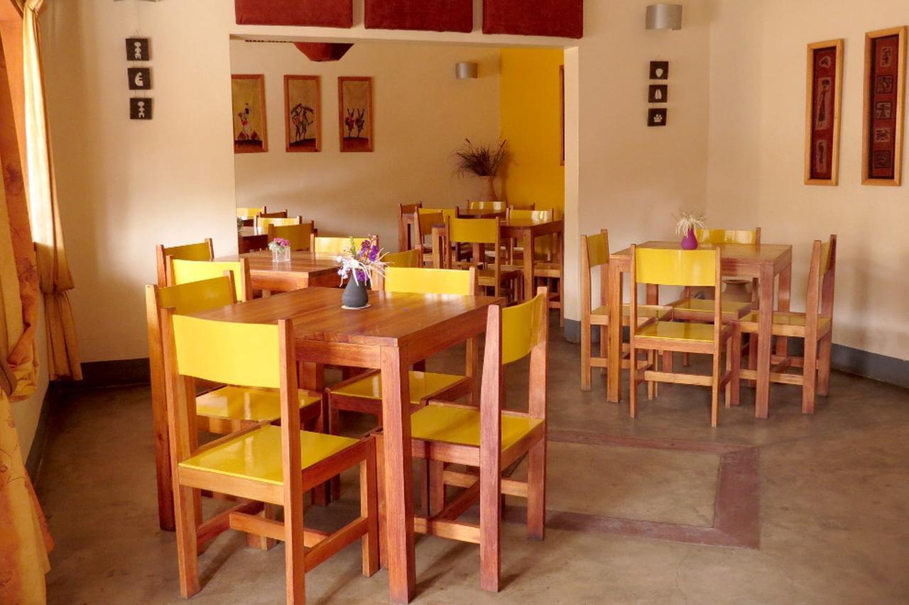 Dutchess Hotel And Restaurant Fort Portal Ngoại thất bức ảnh