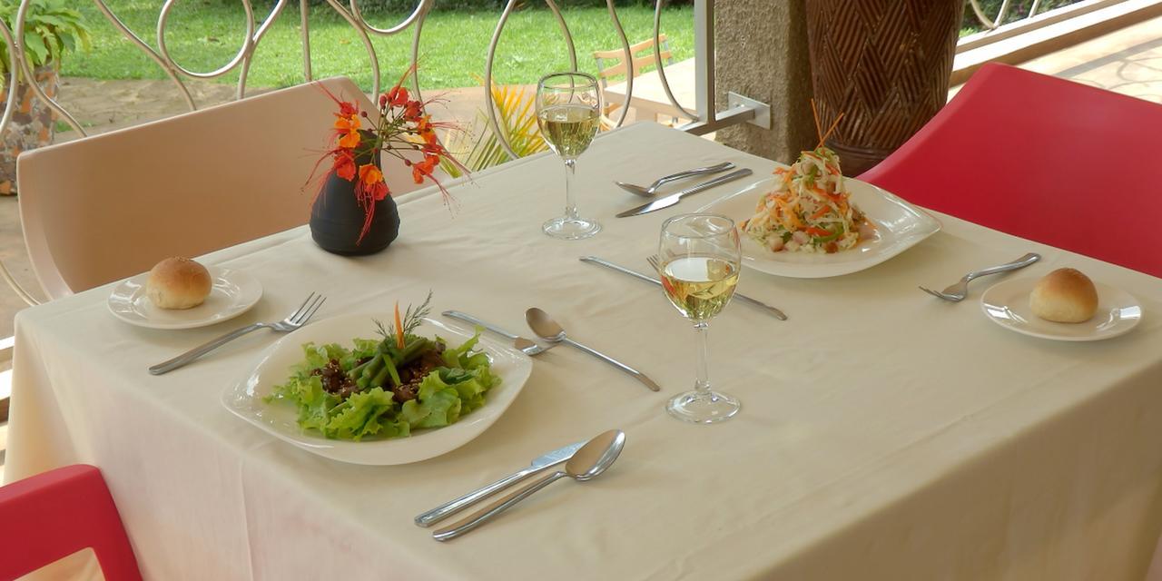 Dutchess Hotel And Restaurant Fort Portal Ngoại thất bức ảnh