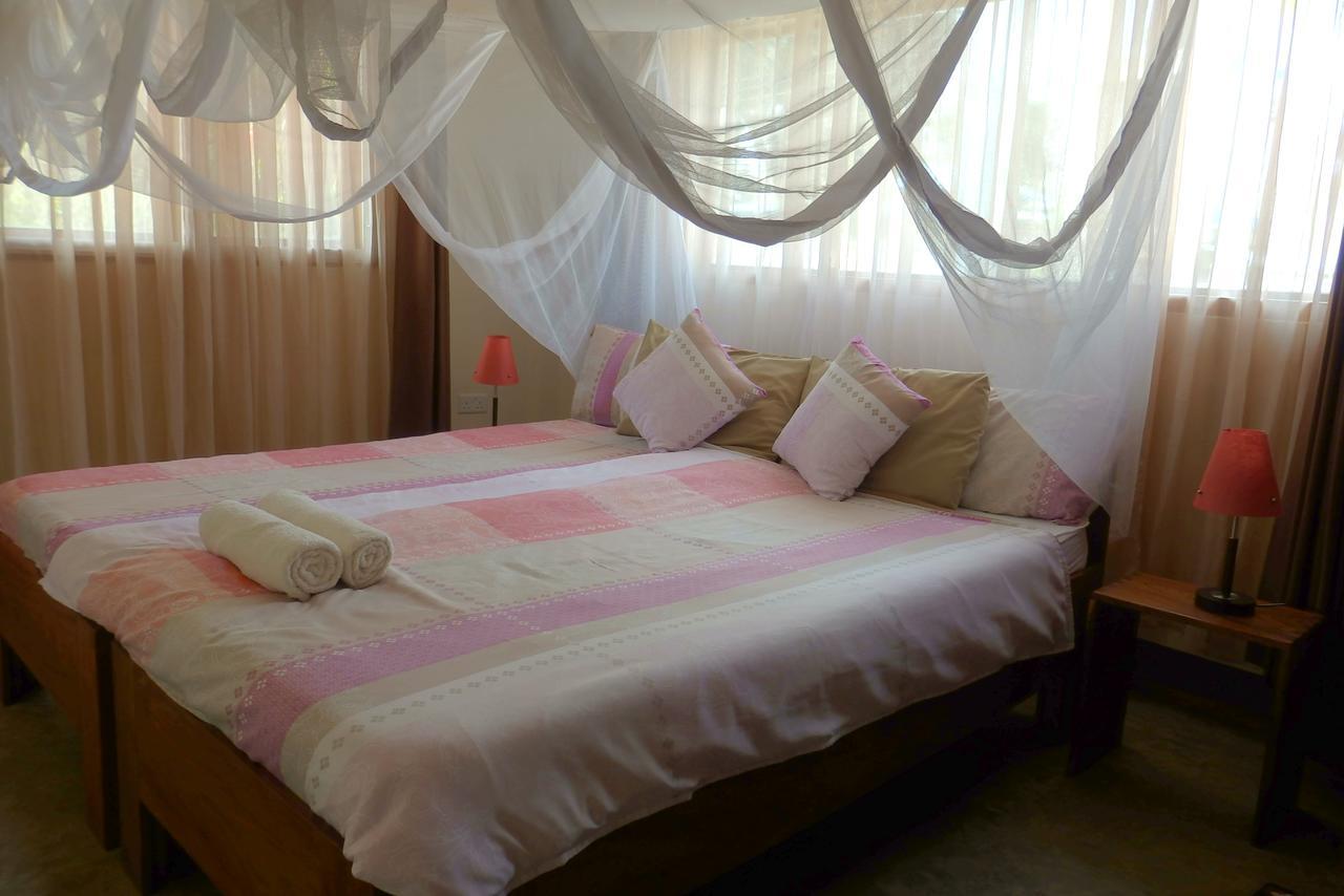 Dutchess Hotel And Restaurant Fort Portal Ngoại thất bức ảnh